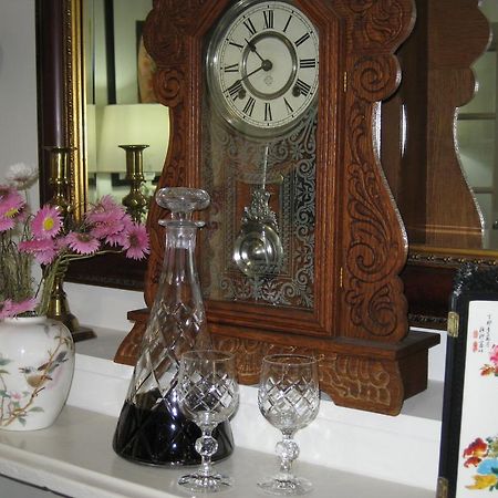 Three Chimneys Bed And Breakfast Boutique Guest House Олбани Экстерьер фото