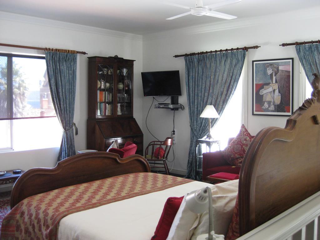 Three Chimneys Bed And Breakfast Boutique Guest House Олбани Номер фото