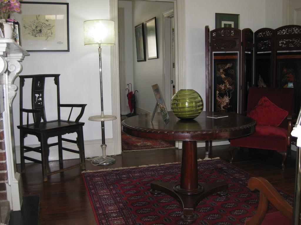 Three Chimneys Bed And Breakfast Boutique Guest House Олбани Экстерьер фото